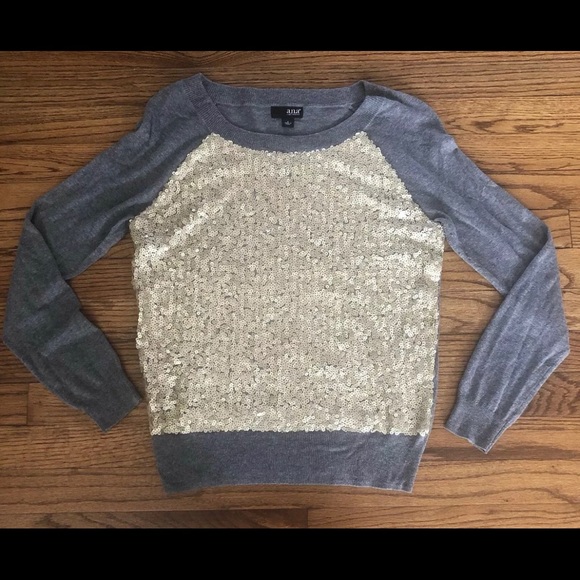 A.n.a. JCPenney Gold Sequin Front Gray Long Sleeved Sweater Women’s Size Small - Picture 5 of 6